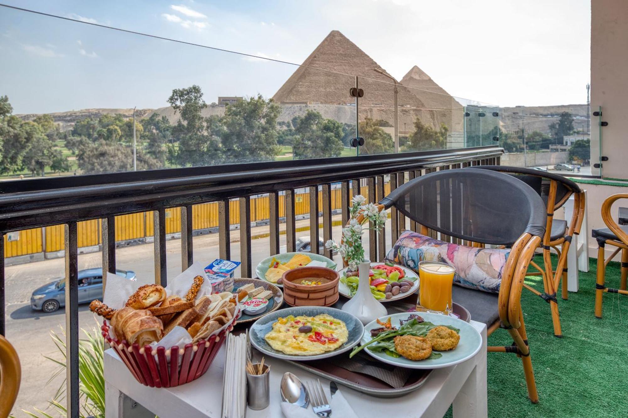 Maria Pyramids House Hotel Kafrat al Jabal Bagian luar foto